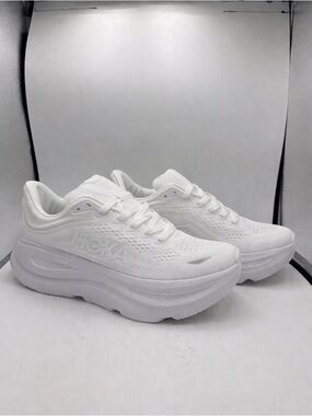 Hoka Bondi 9 White Men’s Brand New With Box (Size 7.5-8M)